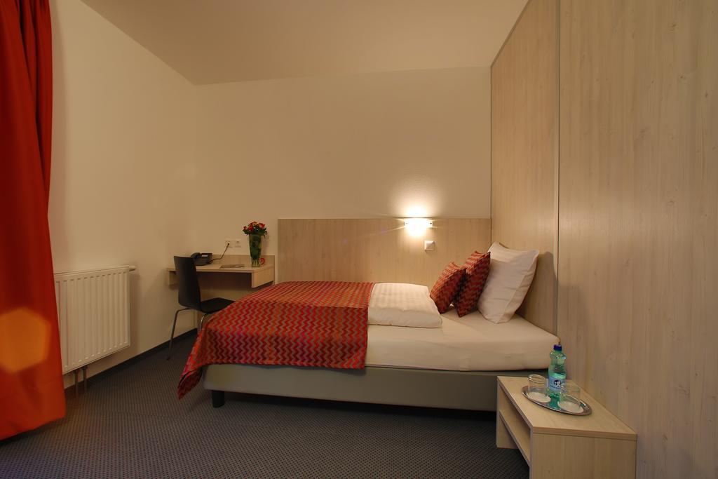 Best Sleep Hotel Spielberg Bei Knittelfeld Zimmer foto